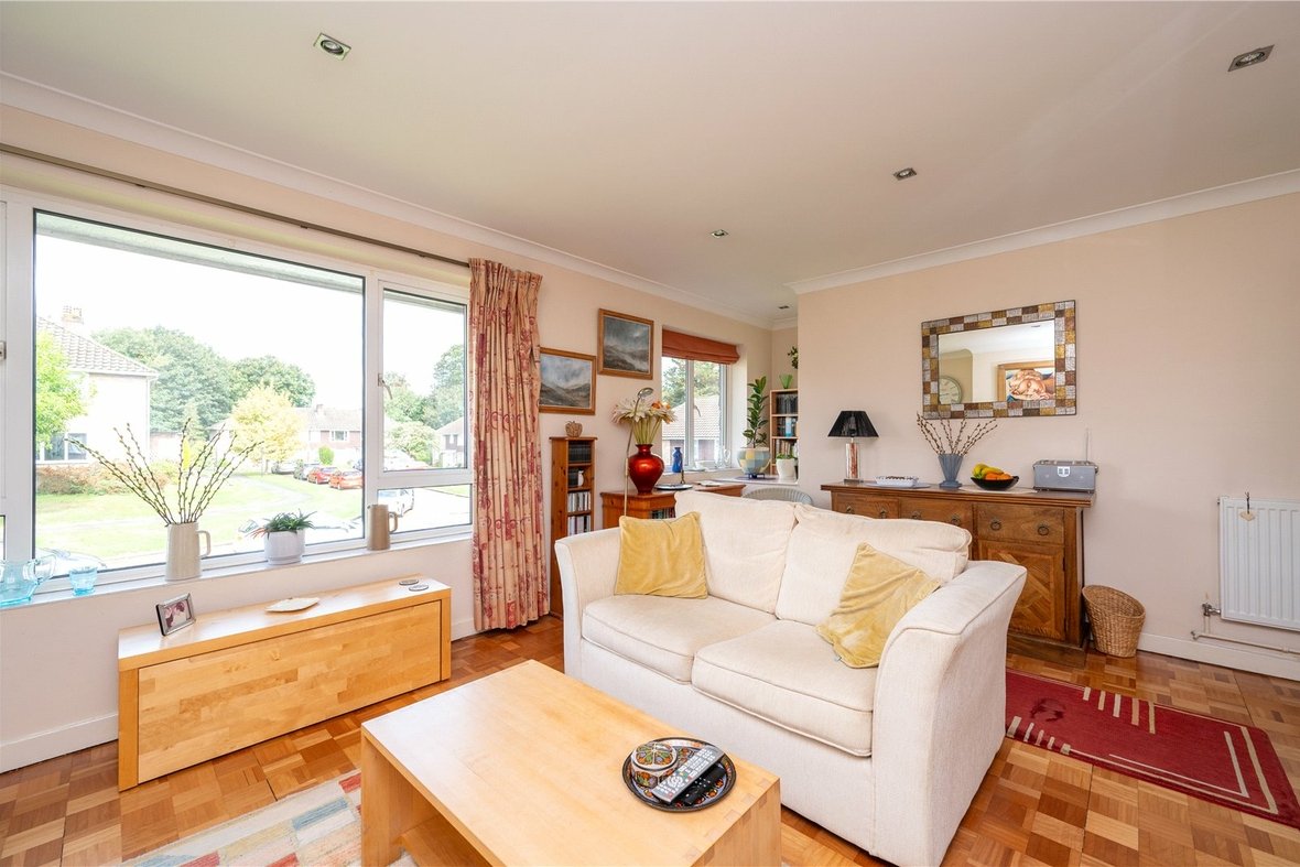 2 Bedroom Maisonette New InstructionMaisonette New Instruction in Charmouth Court, St. Albans, Hertfordshire - View 10 - Collinson Hall