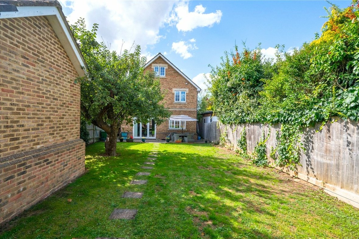 5 Bedroom House New InstructionHouse New Instruction in Watford Road, St. Albans, Hertfordshire - View 20 - Collinson Hall