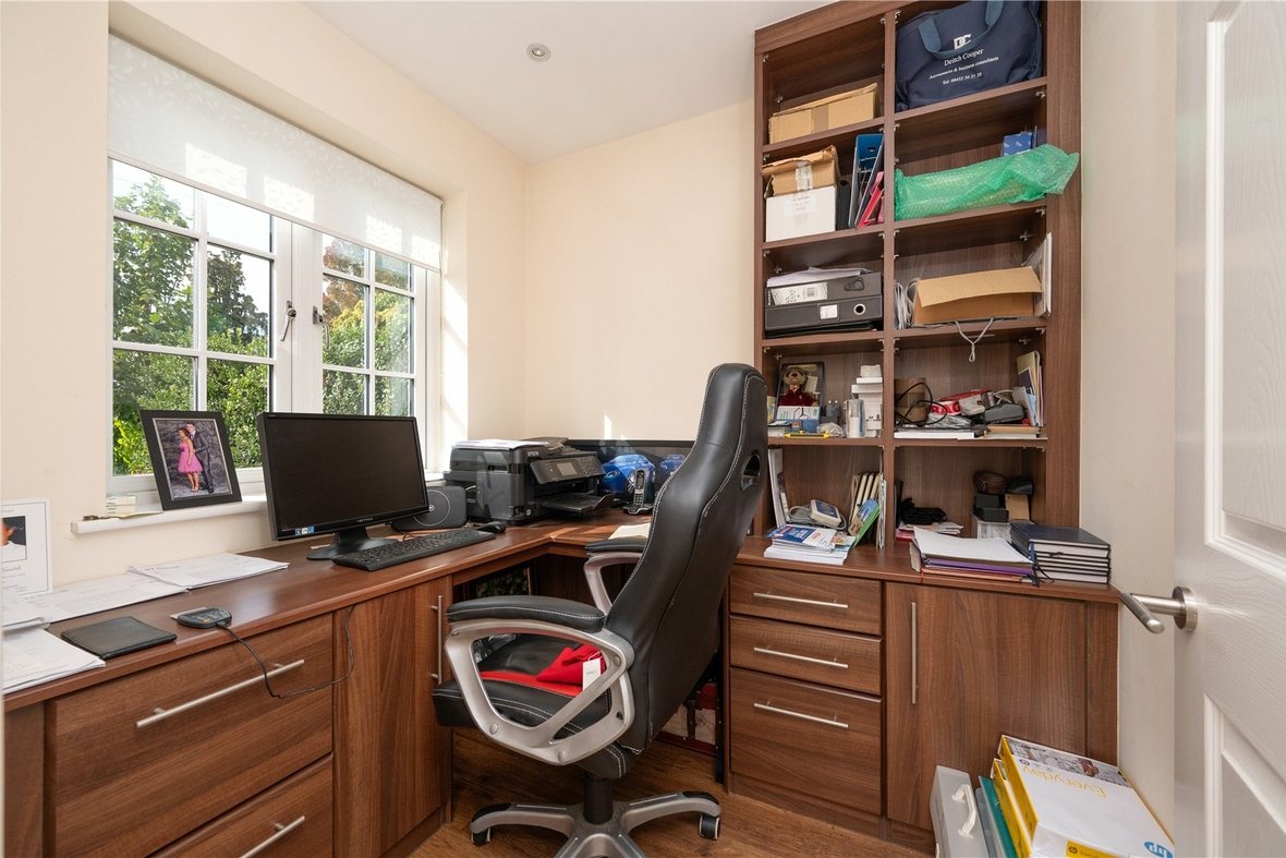 5 Bedroom House New InstructionHouse New Instruction in Watford Road, St. Albans, Hertfordshire - View 15 - Collinson Hall