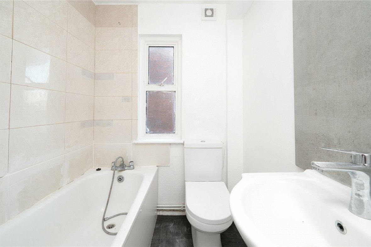 Apartment Let Agreed in London Road, St. Albans, Hertfordshire - View 3 - Collinson Hall