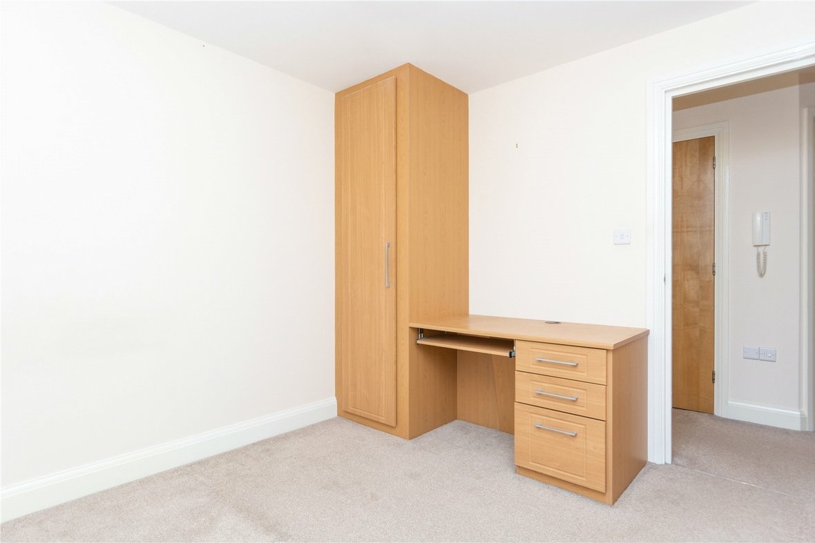 2 Bedroom Apartment New InstructionApartment New Instruction in Old Watford Road, Bricket Wood, St. Albans - View 6 - Collinson Hall