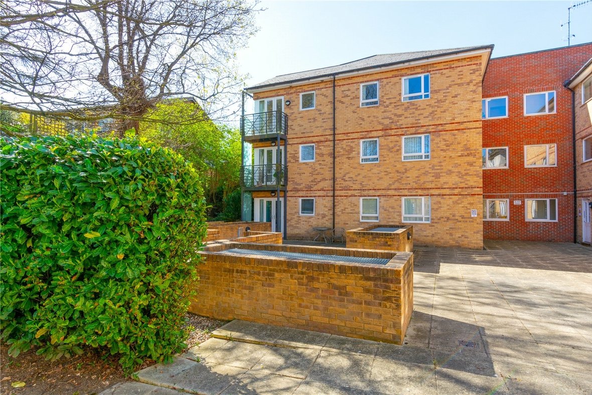 2 Bedroom Apartment New InstructionApartment New Instruction in Old Watford Road, Bricket Wood, St. Albans - View 9 - Collinson Hall