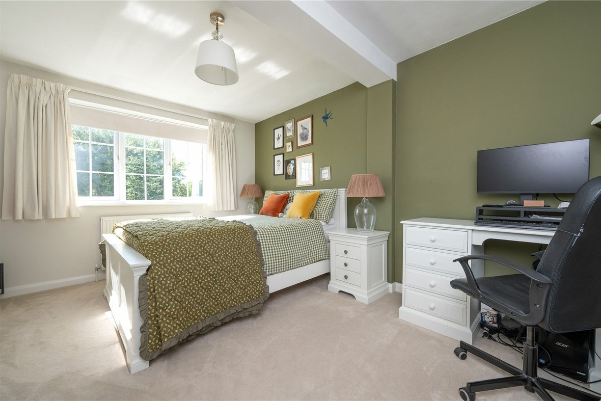 3 Bedroom House New InstructionHouse New Instruction in Cedarwood Drive, St. Albans, Hertfordshire - View 16 - Collinson Hall