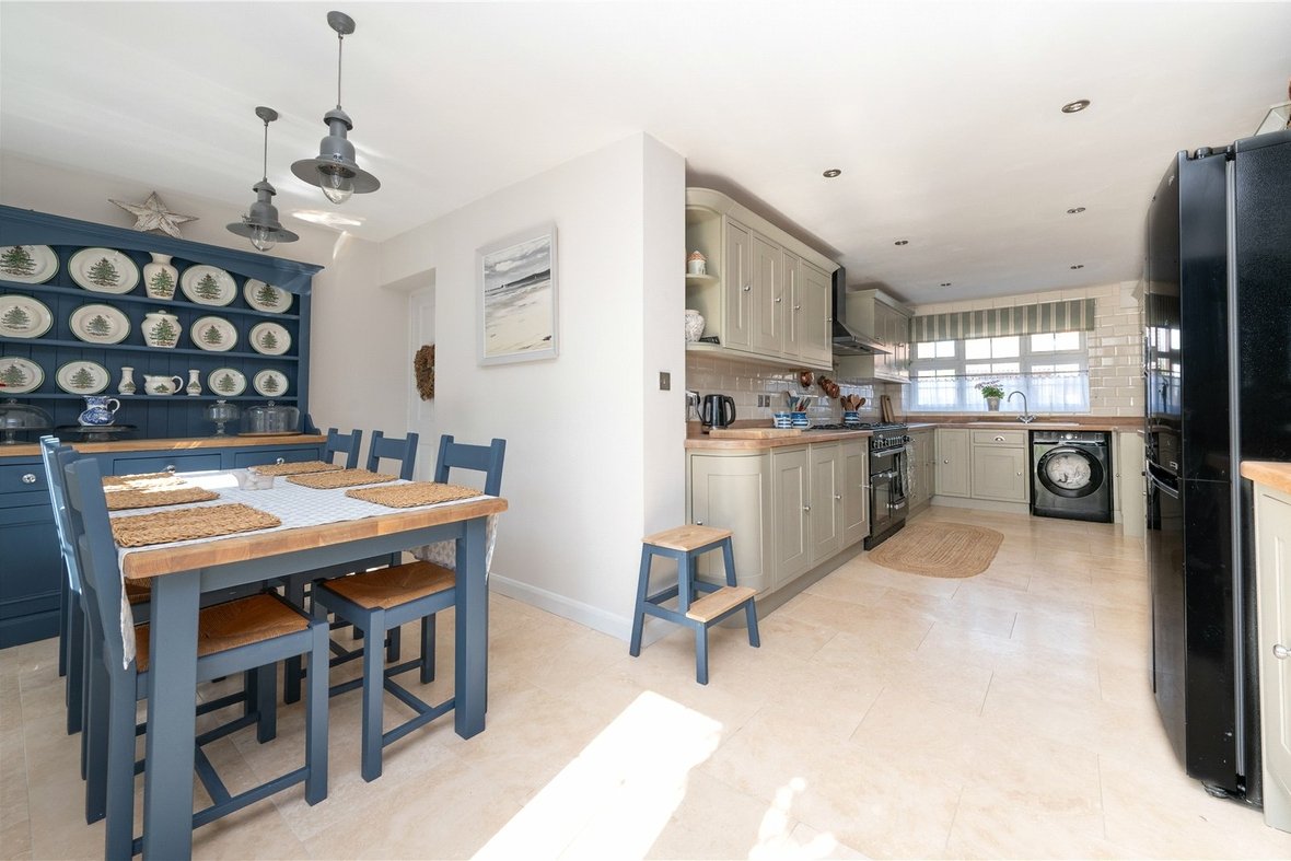 3 Bedroom House New InstructionHouse New Instruction in Cedarwood Drive, St. Albans, Hertfordshire - View 12 - Collinson Hall