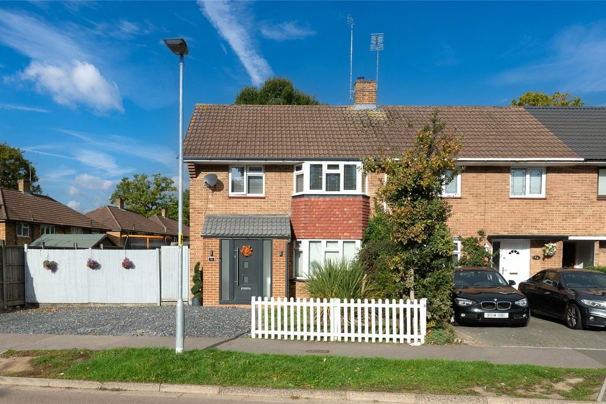 3 Bedroom House For SaleHouse For Sale in Claremont, Bricket Wood, St. Albans - View 1 - Collinson Hall