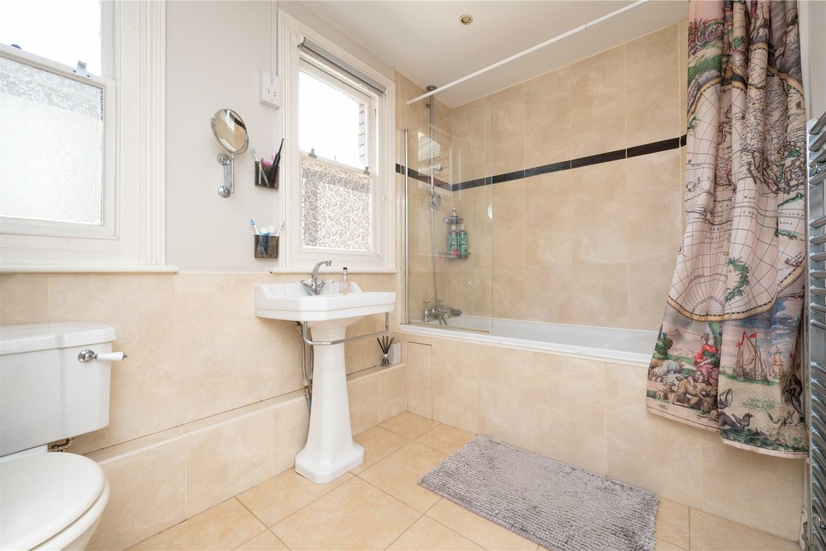 5 Bedroom House For SaleHouse For Sale in Blandford Road, St. Albans, Hertfordshire - View 12 - Collinson Hall