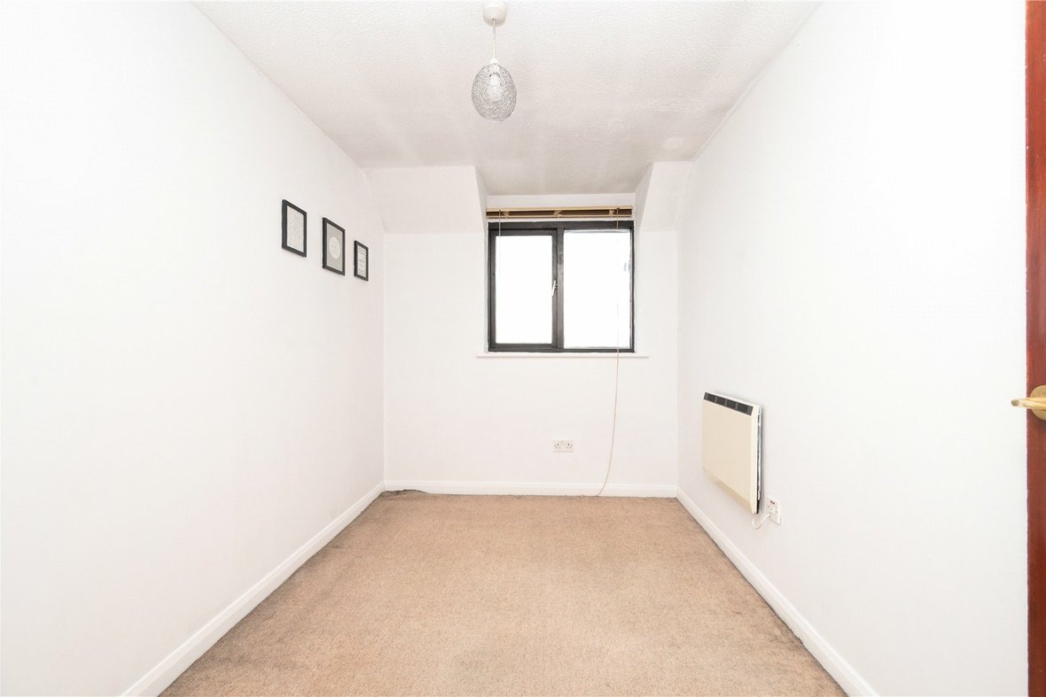 2 Bedroom Maisonette To LetMaisonette To Let in Half Moon Mews, St. Albans, Hertfordshire - View 9 - Collinson Hall