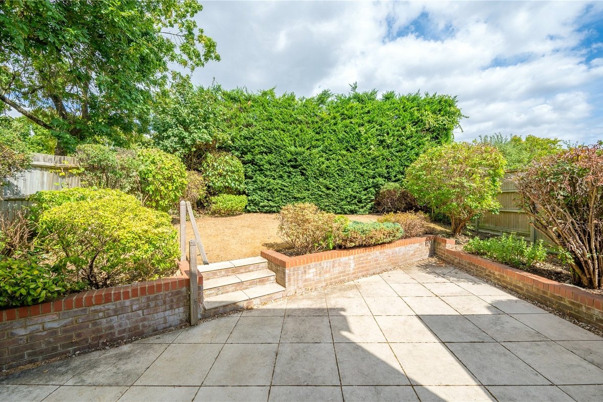 4 Bedroom House For SaleHouse For Sale in Samian Gate, St. Albans, Hertfordshire - View 12 - Collinson Hall