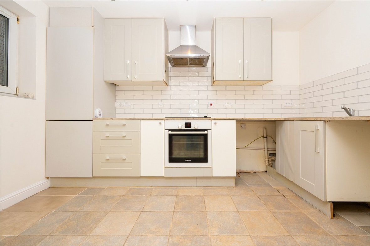 2 Bedroom Apartment New InstructionApartment New Instruction in Malden Road, Watford, Hertfordshire - View 10 - Collinson Hall