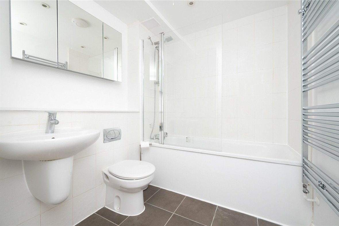 1 Bedroom Apartment New InstructionApartment New Instruction in Hatfield Road, St. Albans, Hertfordshire - View 5 - Collinson Hall