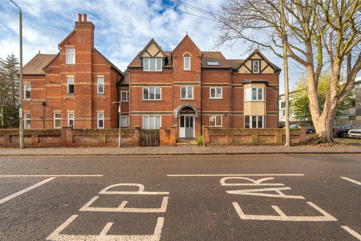 2 Bedroom Apartment New InstructionApartment New Instruction in Lemsford Road, St. Albans, Hertfordshire - View 11 - Collinson Hall