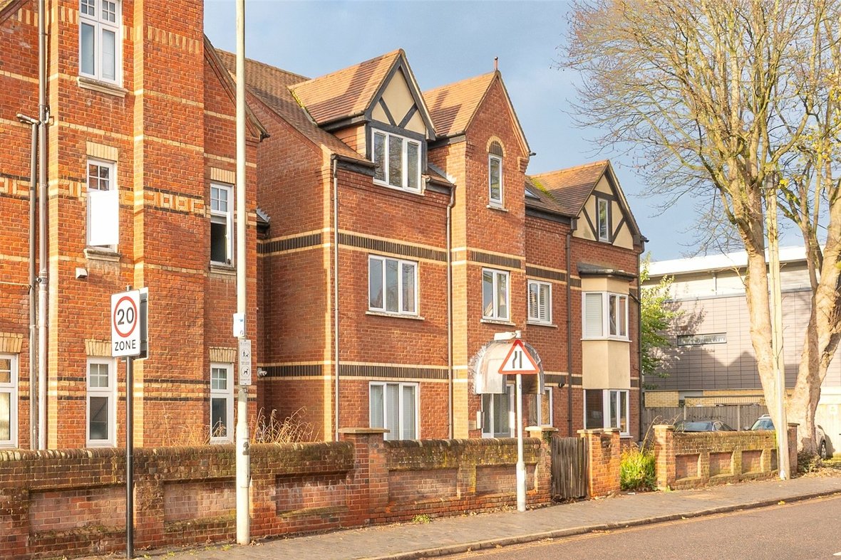 2 Bedroom Apartment New InstructionApartment New Instruction in Lemsford Road, St. Albans, Hertfordshire - View 14 - Collinson Hall