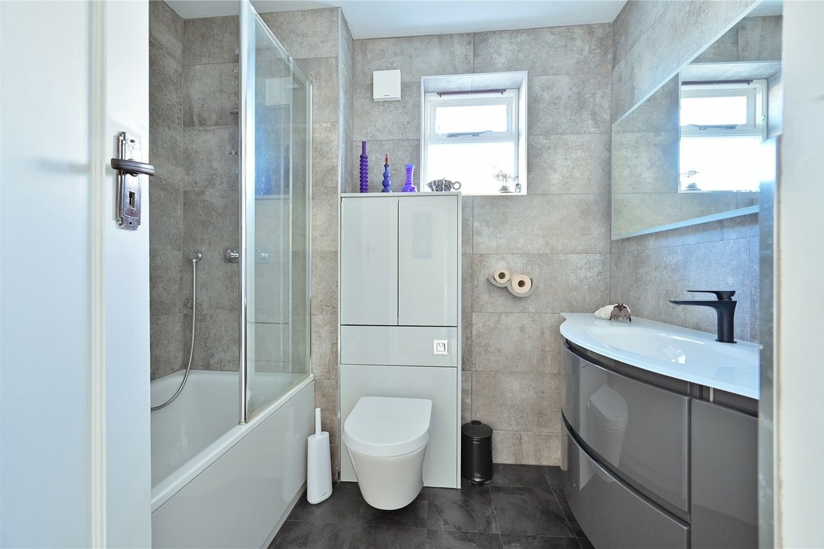 4 Bedroom House New InstructionHouse New Instruction in Oakwood Drive, St. Albans, Hertfordshire - View 19 - Collinson Hall