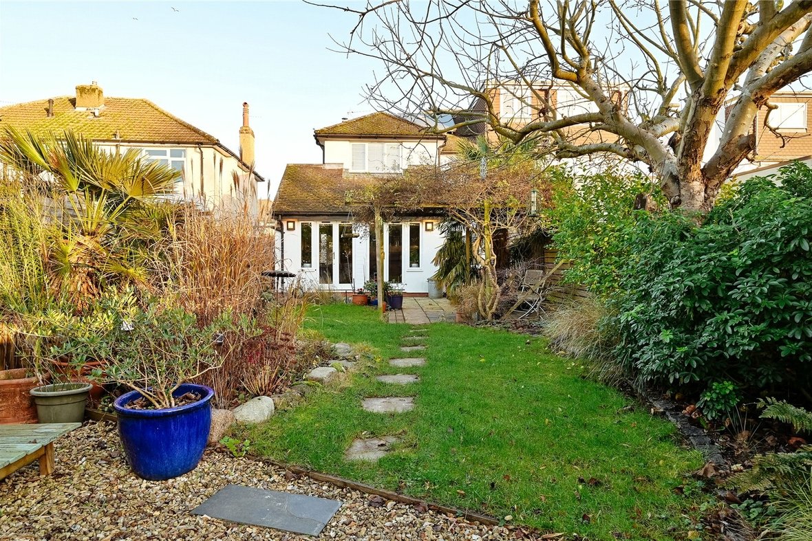 4 Bedroom House New InstructionHouse New Instruction in Oakwood Drive, St. Albans, Hertfordshire - View 25 - Collinson Hall