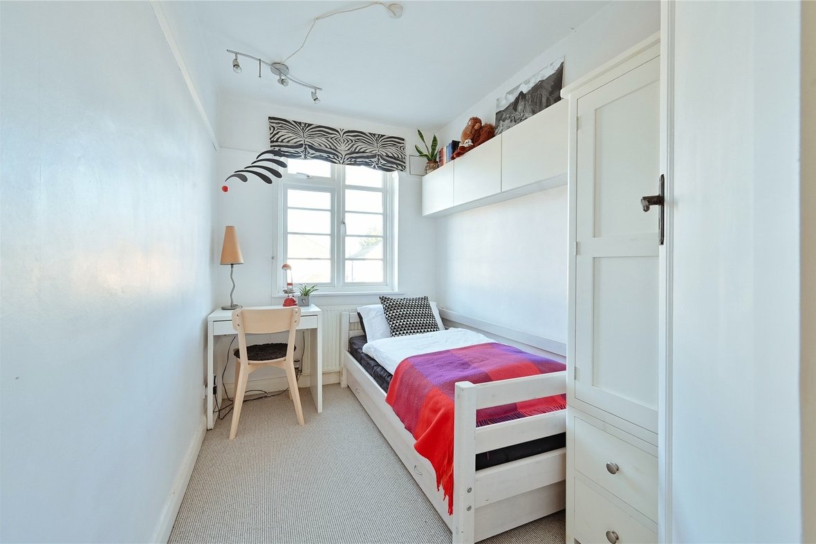 4 Bedroom House New InstructionHouse New Instruction in Oakwood Drive, St. Albans, Hertfordshire - View 16 - Collinson Hall