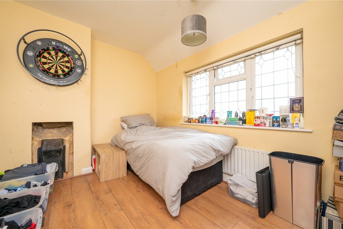 3 Bedroom House New InstructionHouse New Instruction in Bullens Green Lane, Colney Heath, St. Albans - View 4 - Collinson Hall