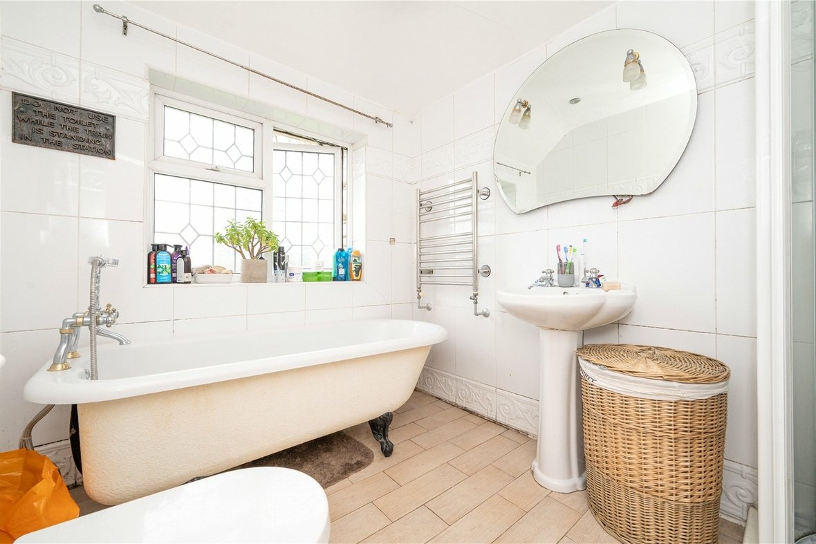 3 Bedroom House New InstructionHouse New Instruction in Bullens Green Lane, Colney Heath, St. Albans - View 5 - Collinson Hall