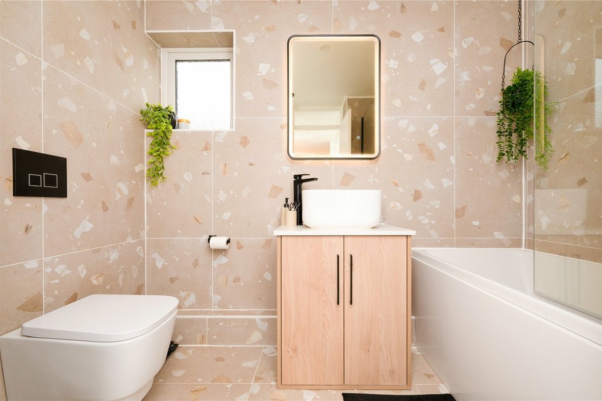 4 Bedroom House New InstructionHouse New Instruction in Garden Court, Wheathampstead, St. Albans - View 16 - Collinson Hall