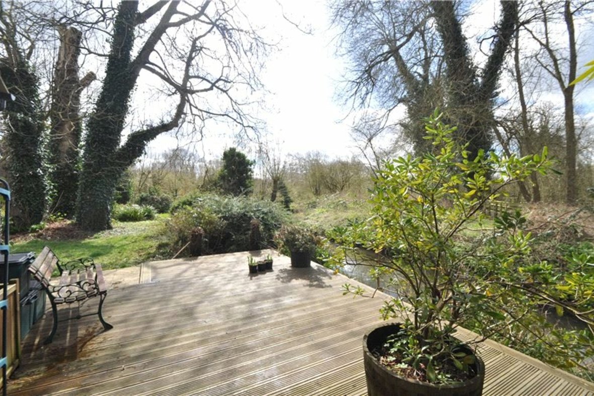 2 Bedroom House Let AgreedHouse Let Agreed in Riverside Court, Riverside Road, St. Albans - View 8 - Collinson Hall