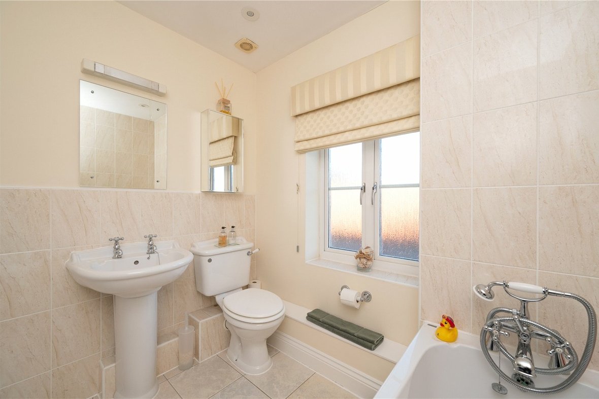 4 Bedroom House New InstructionHouse New Instruction in Devon Mead, Hatfield, Hertfordshire - View 12 - Collinson Hall