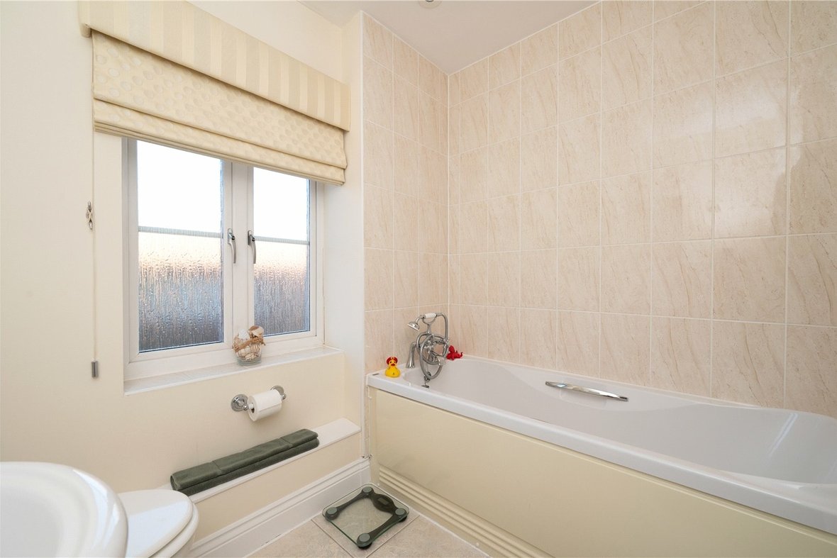 4 Bedroom House New InstructionHouse New Instruction in Devon Mead, Hatfield, Hertfordshire - View 19 - Collinson Hall