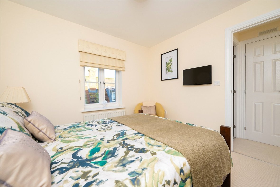 4 Bedroom House New InstructionHouse New Instruction in Devon Mead, Hatfield, Hertfordshire - View 11 - Collinson Hall