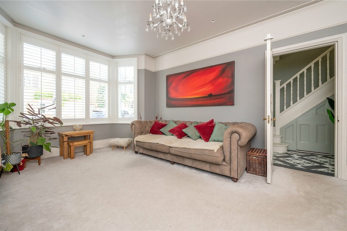 6 Bedroom House Let AgreedHouse Let Agreed in Carlisle Avenue, St. Albans, Hertfordshire - View 22 - Collinson Hall