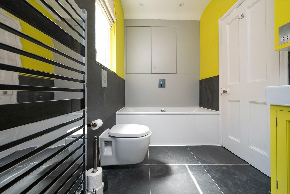 6 Bedroom House Let AgreedHouse Let Agreed in Carlisle Avenue, St. Albans, Hertfordshire - View 29 - Collinson Hall