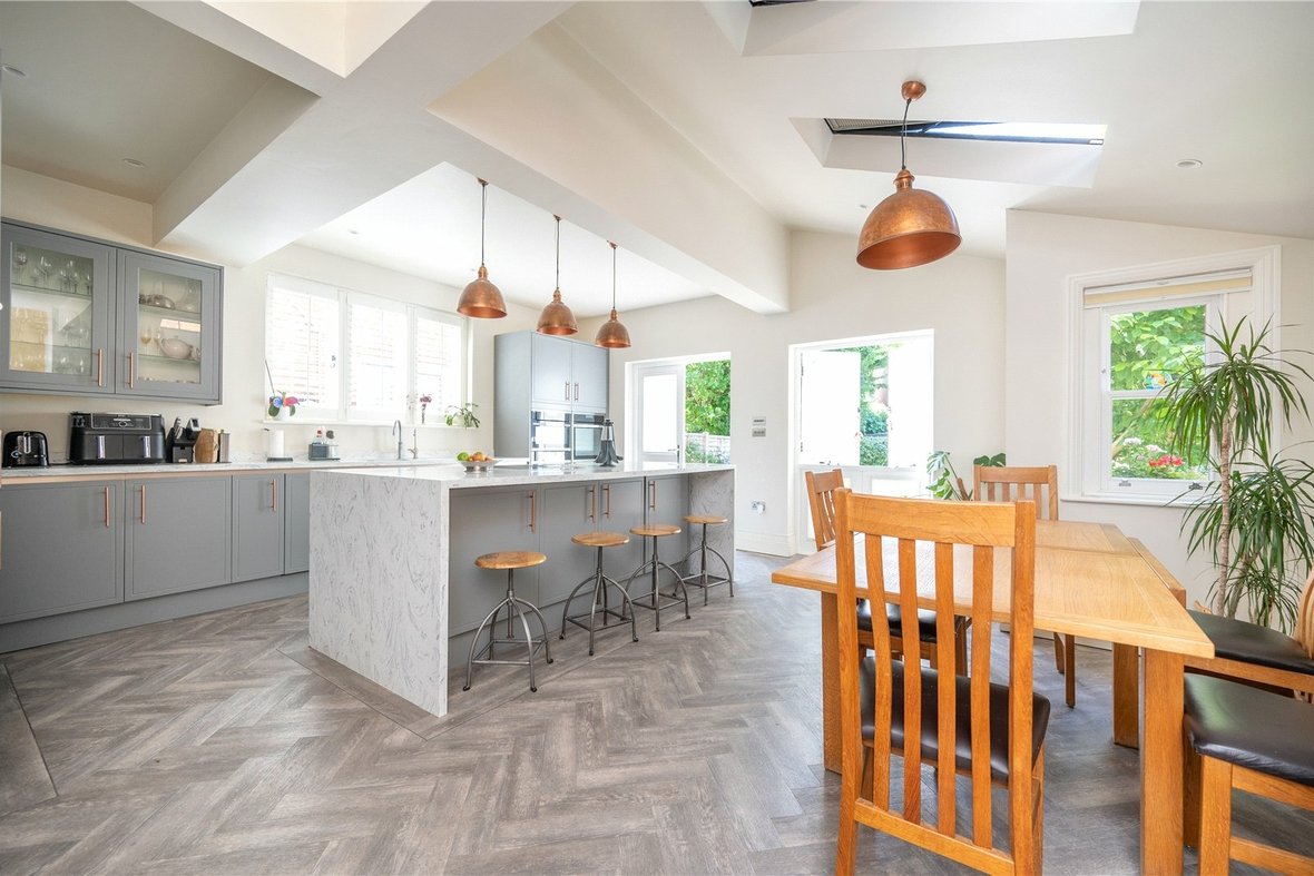 6 Bedroom House Let AgreedHouse Let Agreed in Carlisle Avenue, St. Albans, Hertfordshire - View 2 - Collinson Hall