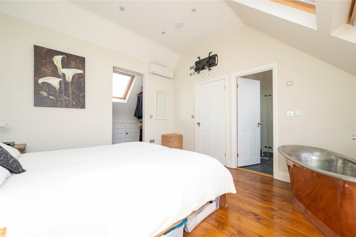 6 Bedroom House Let AgreedHouse Let Agreed in Carlisle Avenue, St. Albans, Hertfordshire - View 19 - Collinson Hall