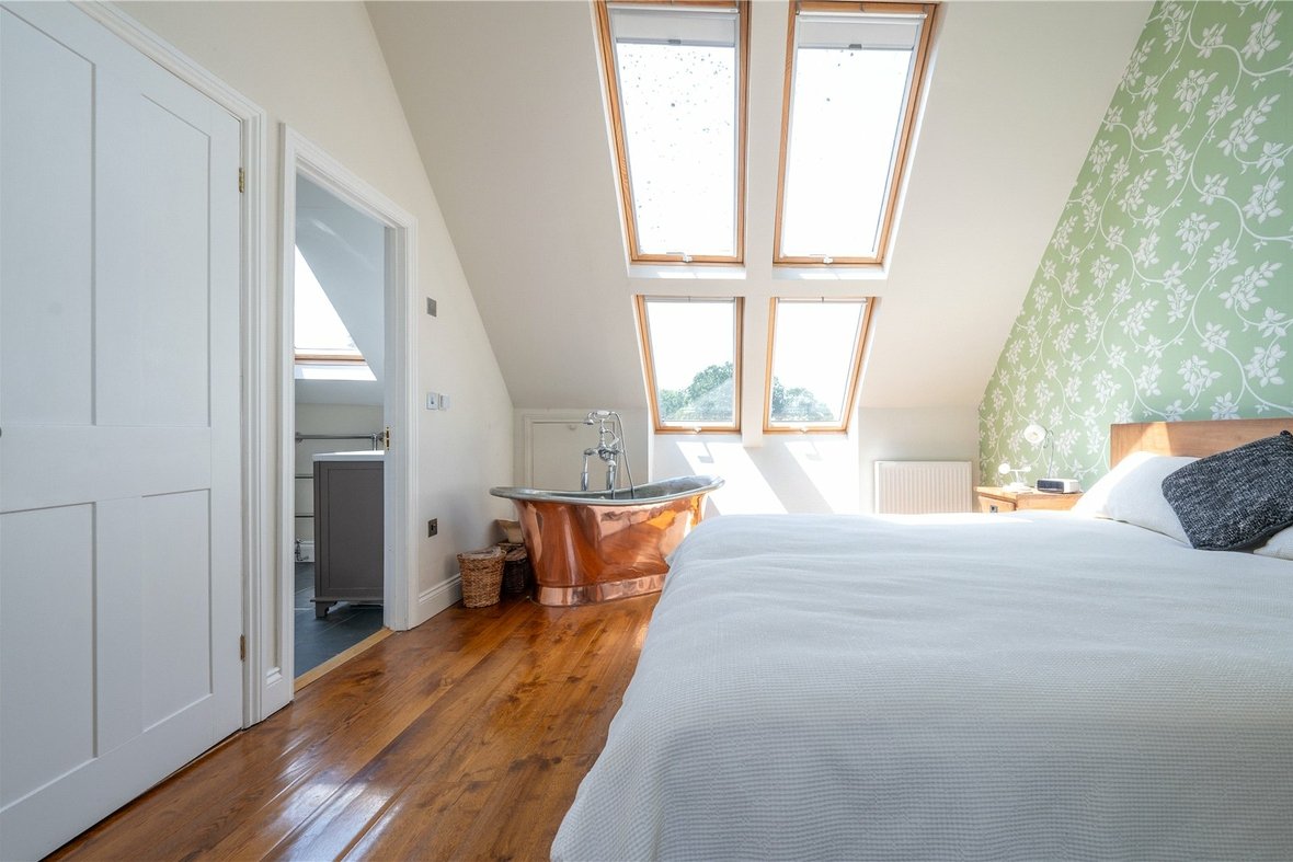 6 Bedroom House Let AgreedHouse Let Agreed in Carlisle Avenue, St. Albans, Hertfordshire - View 8 - Collinson Hall