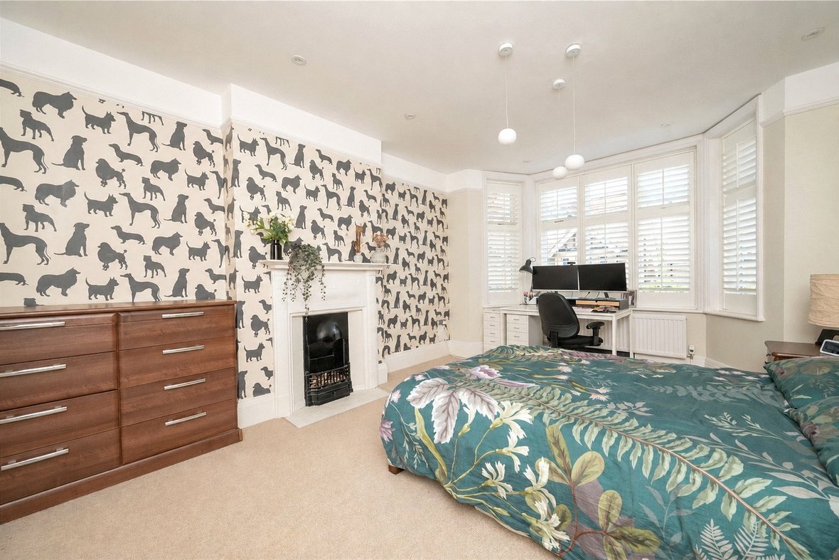 6 Bedroom House Let AgreedHouse Let Agreed in Carlisle Avenue, St. Albans, Hertfordshire - View 9 - Collinson Hall