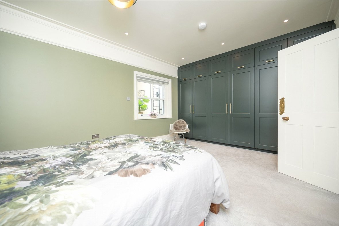 6 Bedroom House Let AgreedHouse Let Agreed in Carlisle Avenue, St. Albans, Hertfordshire - View 24 - Collinson Hall