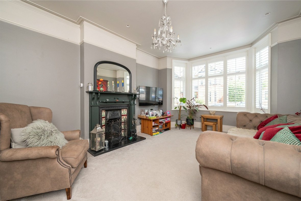 6 Bedroom House Let AgreedHouse Let Agreed in Carlisle Avenue, St. Albans, Hertfordshire - View 3 - Collinson Hall