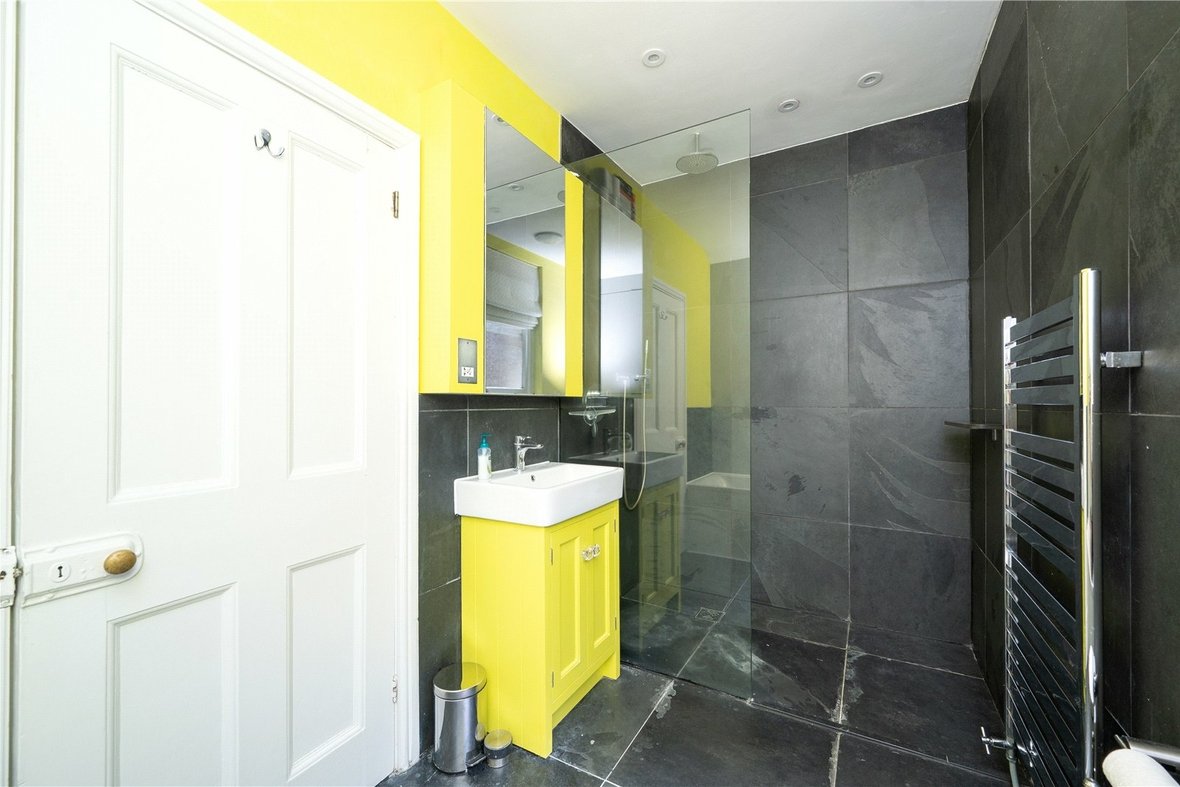 6 Bedroom House Let AgreedHouse Let Agreed in Carlisle Avenue, St. Albans, Hertfordshire - View 31 - Collinson Hall