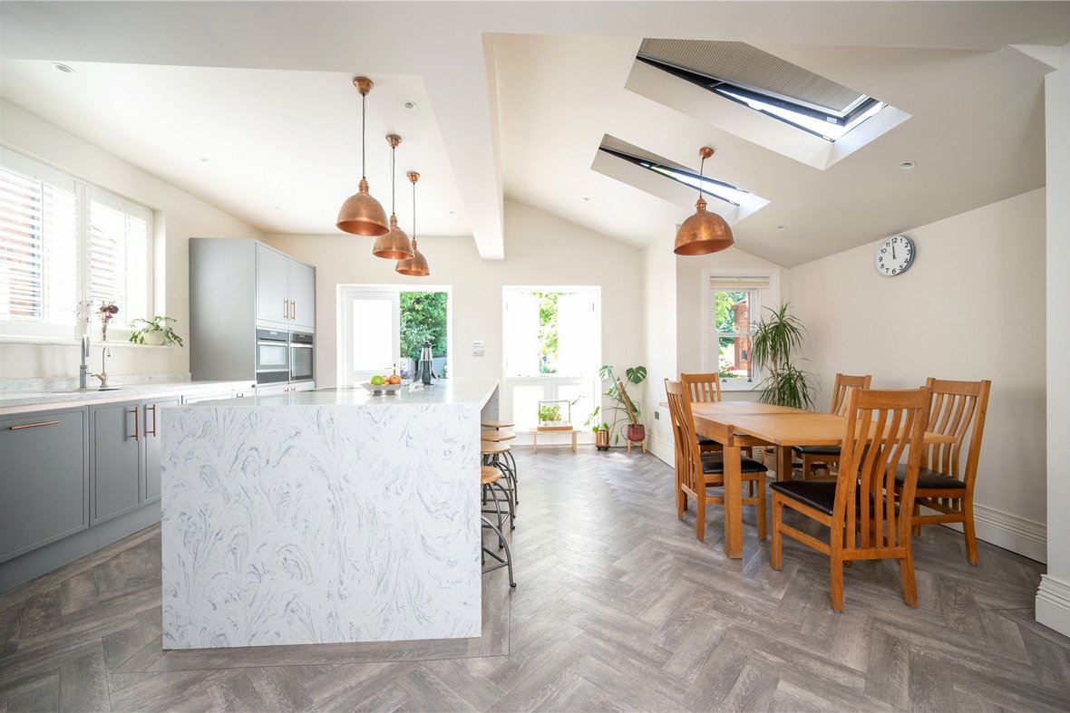 6 Bedroom House Let AgreedHouse Let Agreed in Carlisle Avenue, St. Albans, Hertfordshire - View 16 - Collinson Hall