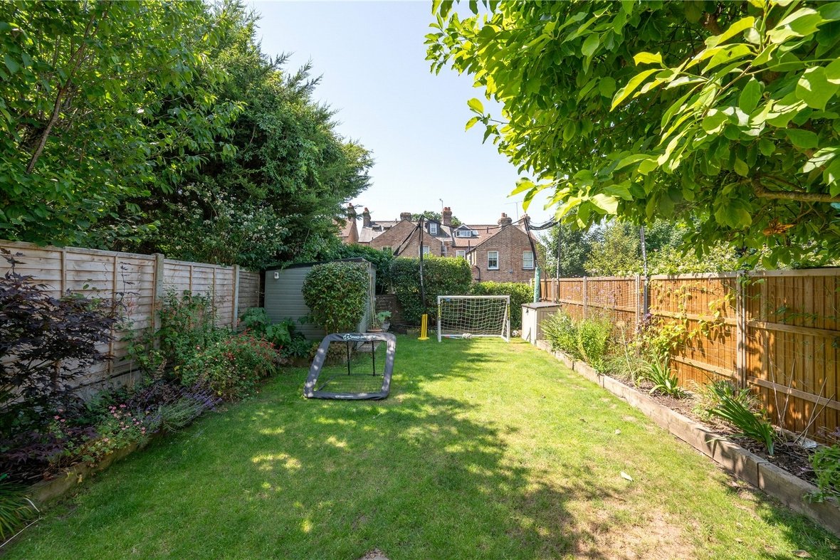 6 Bedroom House Let AgreedHouse Let Agreed in Carlisle Avenue, St. Albans, Hertfordshire - View 18 - Collinson Hall