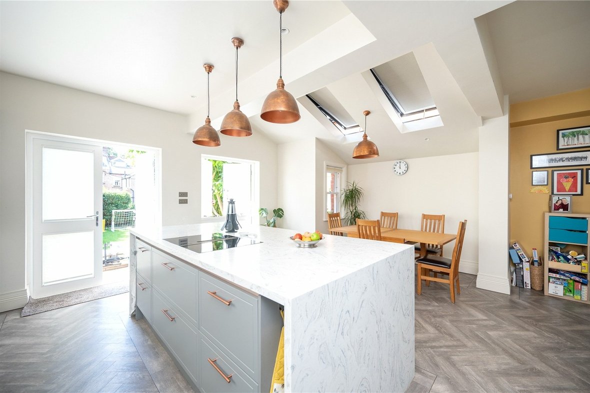 6 Bedroom House Let AgreedHouse Let Agreed in Carlisle Avenue, St. Albans, Hertfordshire - View 25 - Collinson Hall