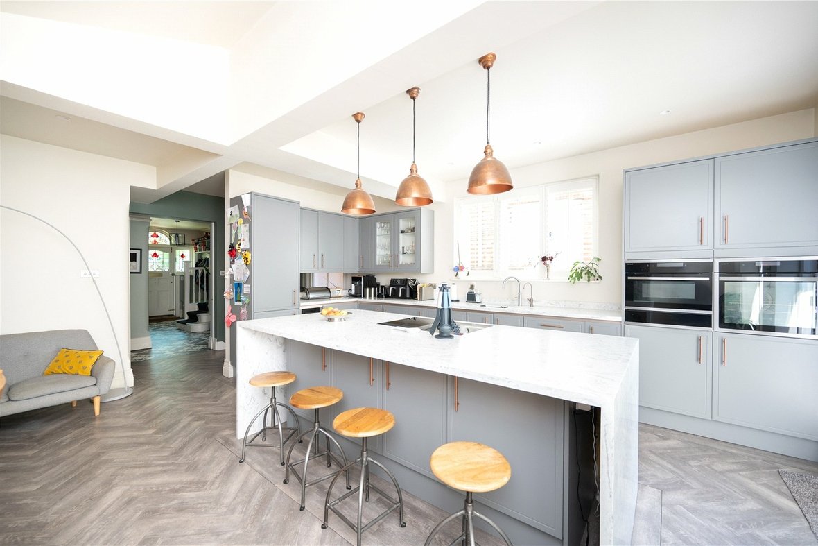 6 Bedroom House Let AgreedHouse Let Agreed in Carlisle Avenue, St. Albans, Hertfordshire - View 26 - Collinson Hall