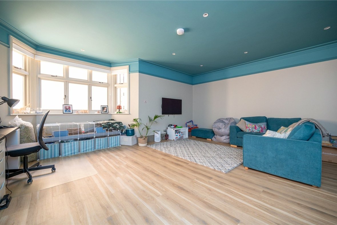 6 Bedroom House Let AgreedHouse Let Agreed in Carlisle Avenue, St. Albans, Hertfordshire - View 14 - Collinson Hall