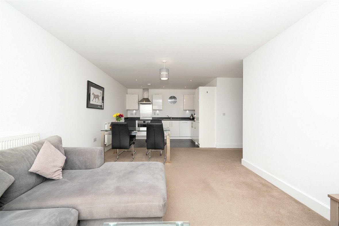 2 Bedroom Apartment LetApartment Let in Charrington Place, St. Albans, Hertfordshire - View 9 - Collinson Hall