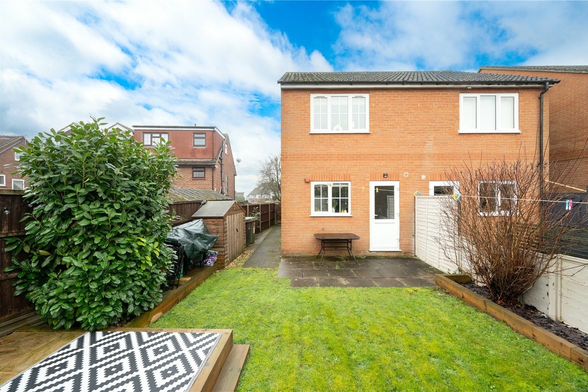 2 Bedroom House New InstructionHouse New Instruction in Woodlea, Hammers Gate, St. Albans - View 9 - Collinson Hall