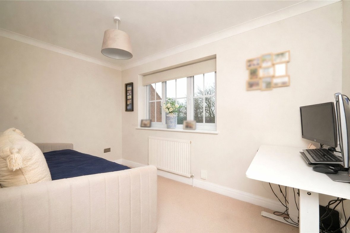 2 Bedroom House New InstructionHouse New Instruction in Woodlea, Hammers Gate, St. Albans - View 10 - Collinson Hall