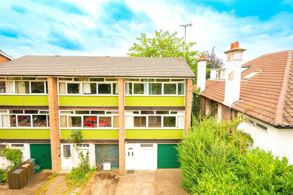 3 Bedroom House To LetHouse To Let in Abbots Park, St. Albans, Hertfordshire - View 1 - Collinson Hall