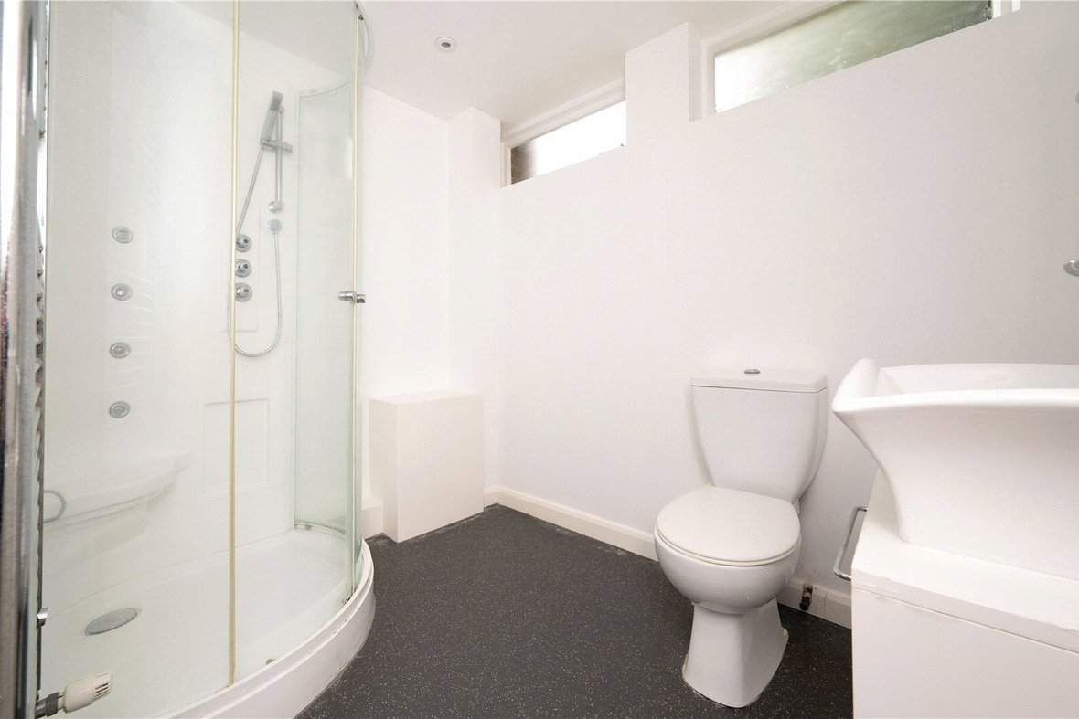 3 Bedroom House To LetHouse To Let in Abbots Park, St. Albans, Hertfordshire - View 5 - Collinson Hall