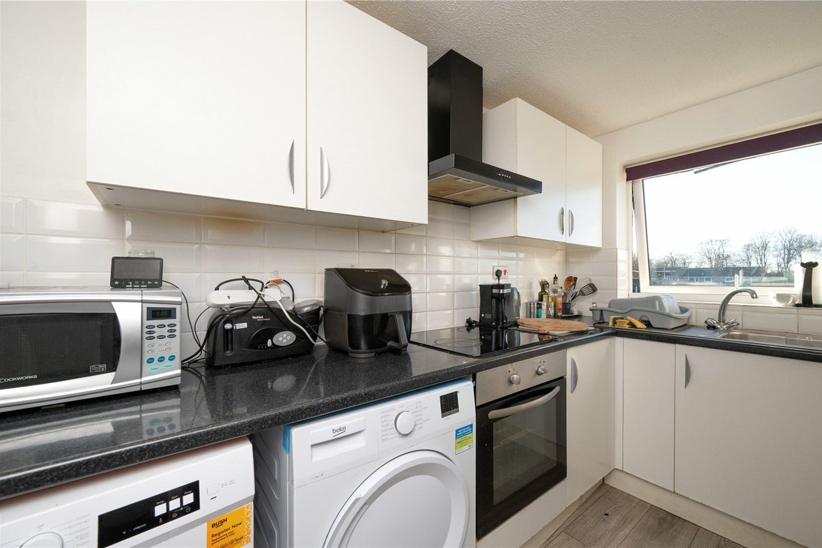 1 Bedroom Apartment New InstructionApartment New Instruction in Wyedale, London Colney, St. Albans - View 3 - Collinson Hall