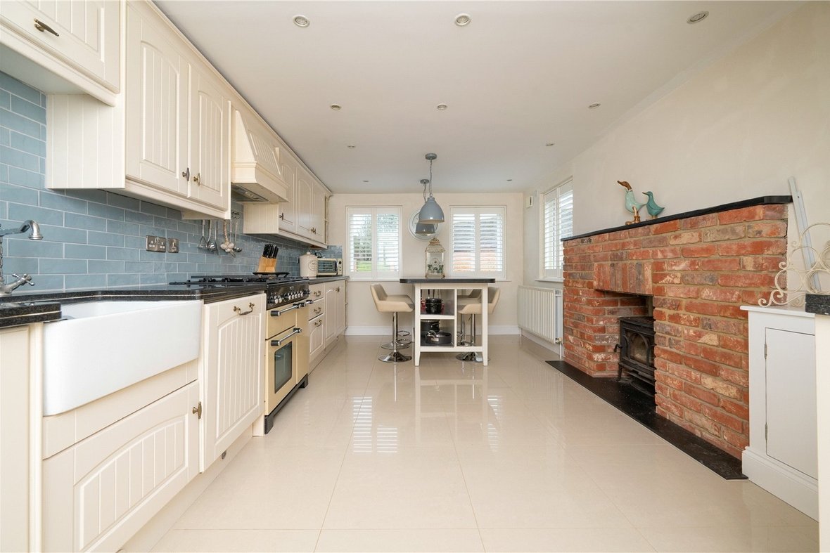 3 Bedroom House New InstructionHouse New Instruction in Coursers Road, Colney Heath, St. Albans - View 21 - Collinson Hall