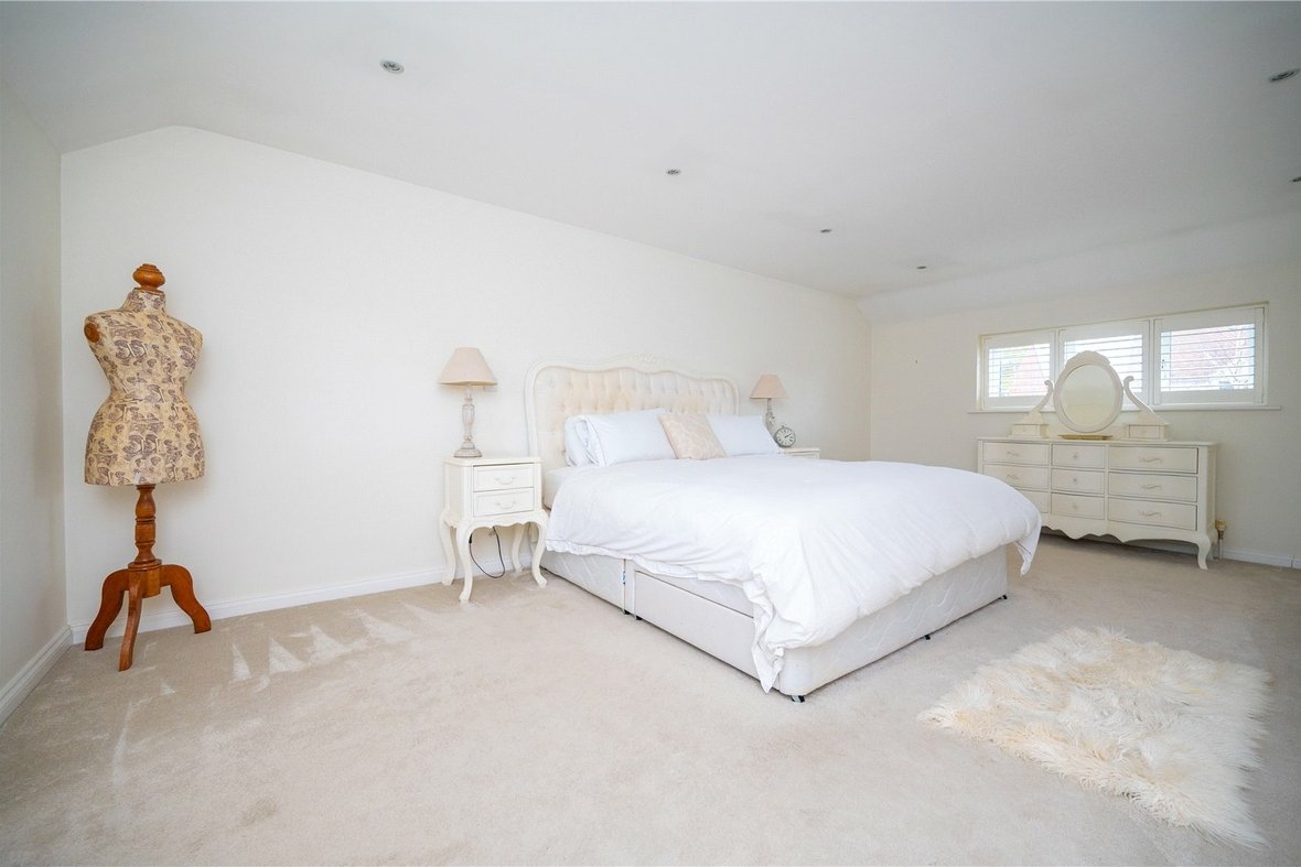 3 Bedroom House New InstructionHouse New Instruction in Coursers Road, Colney Heath, St. Albans - View 10 - Collinson Hall