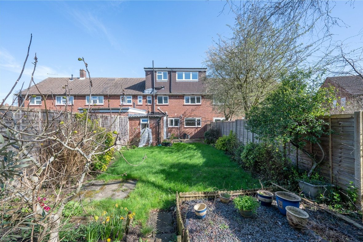 4 Bedroom House To LetHouse To Let in How Wood, Park Street, St. Albans - View 4 - Collinson Hall