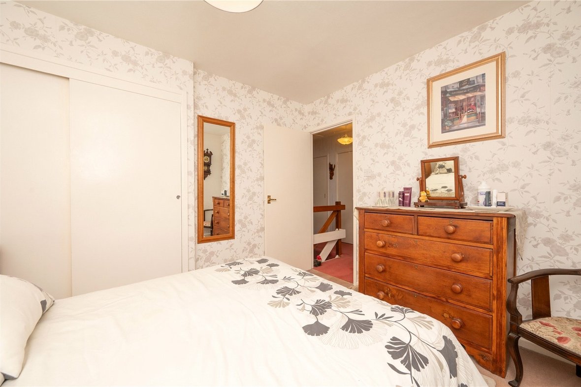 3 Bedroom House Sold Subject to ContractHouse Sold Subject to Contract in New House Park, St. Albans, Hertfordshire - View 10 - Collinson Hall